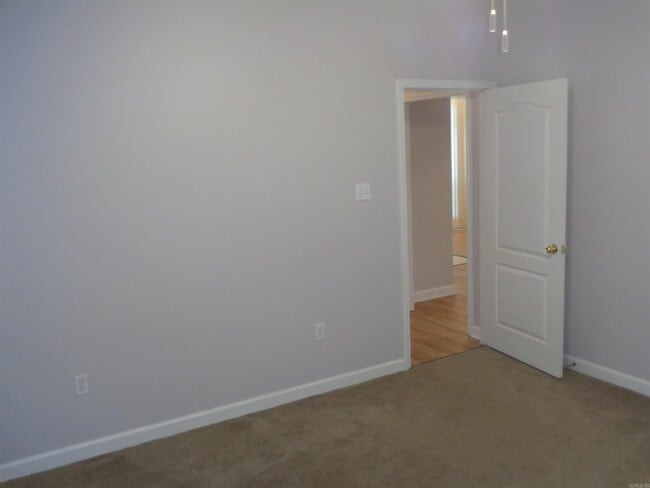 Building Photo - 5059 Silver Oak Dr