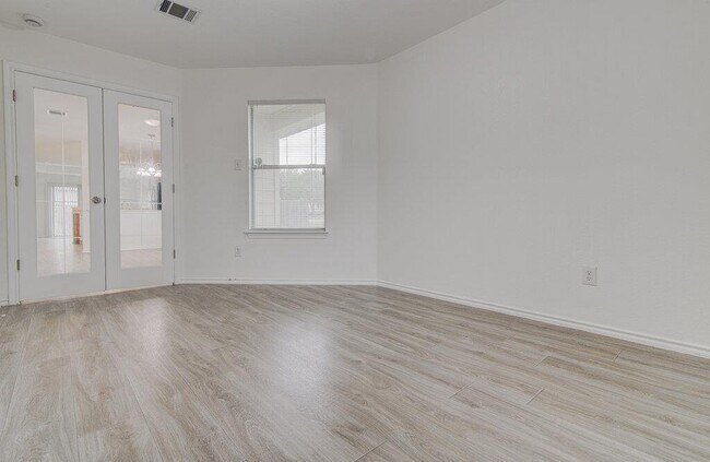 Building Photo - 205 Mood Lake Dr