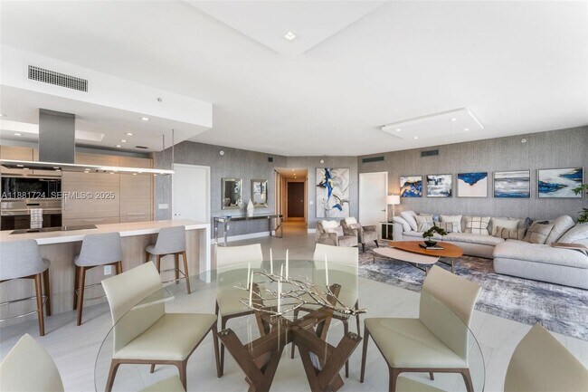 Building Photo - 17111 Biscayne Blvd