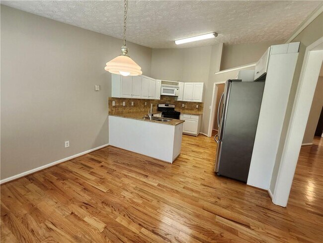 Building Photo - 1052 Ludwick Way