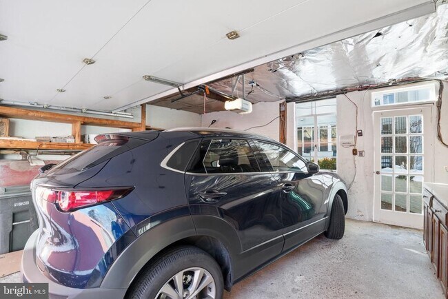 Building Photo - 1635 35th St NW