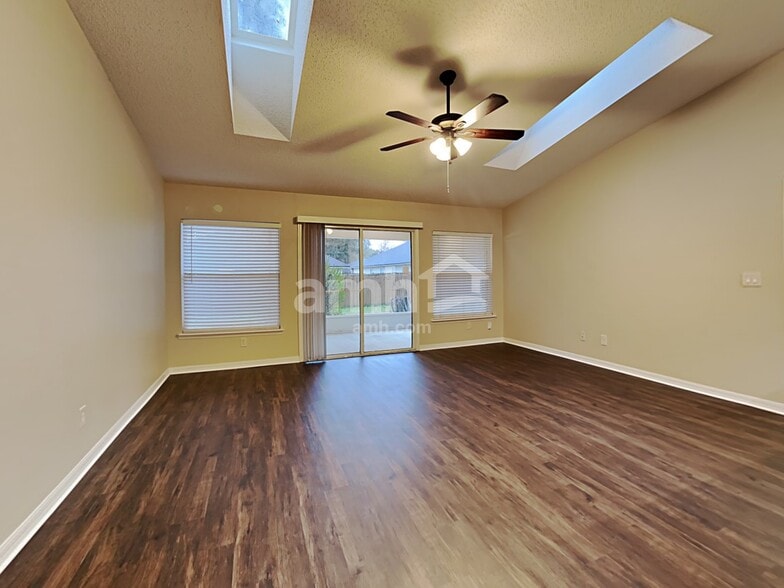 Building Photo - 2961 Golden Pond Blvd