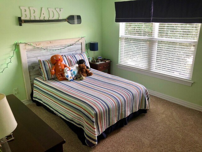 Building Photo - Beautiful Furnished Croatan Beach Home.