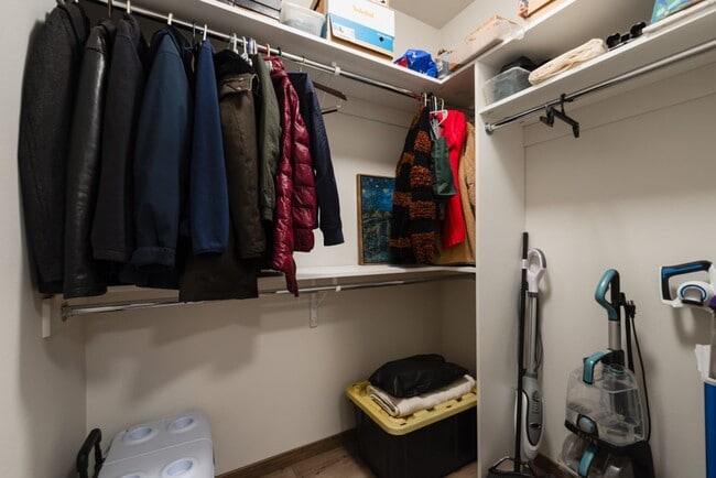 Building Photo - Beautiful Single Family Home in North Bismarck