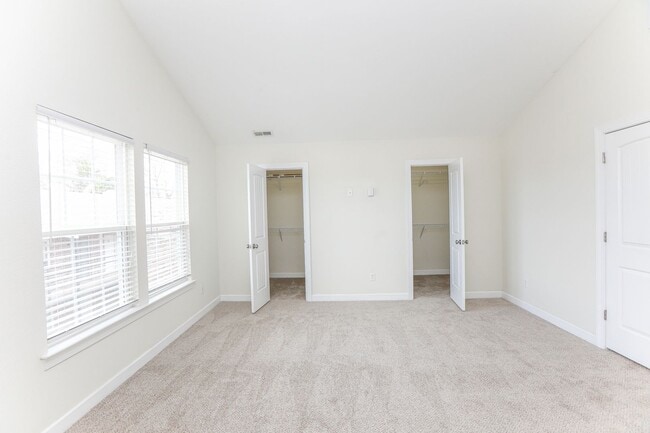 Building Photo - Beautiful Move-In Ready Single Family Home!