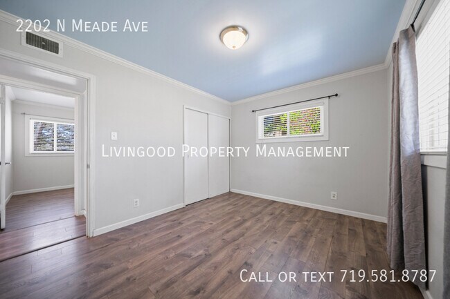 Building Photo - 2202 N Meade Ave