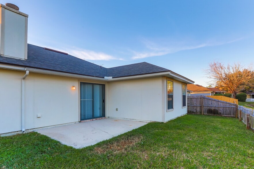 Building Photo - 1729 Glen Laurel Dr