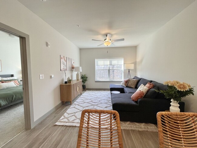Building Photo - Tuscany | 1 Bed 1 Bath | 786 sf