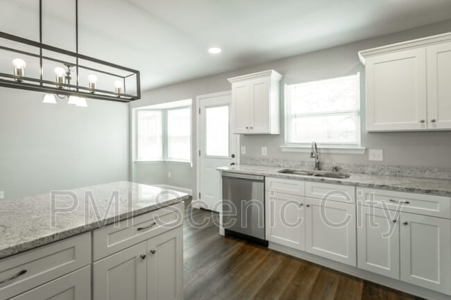 Building Photo - 8128 Fallen Maple Dr