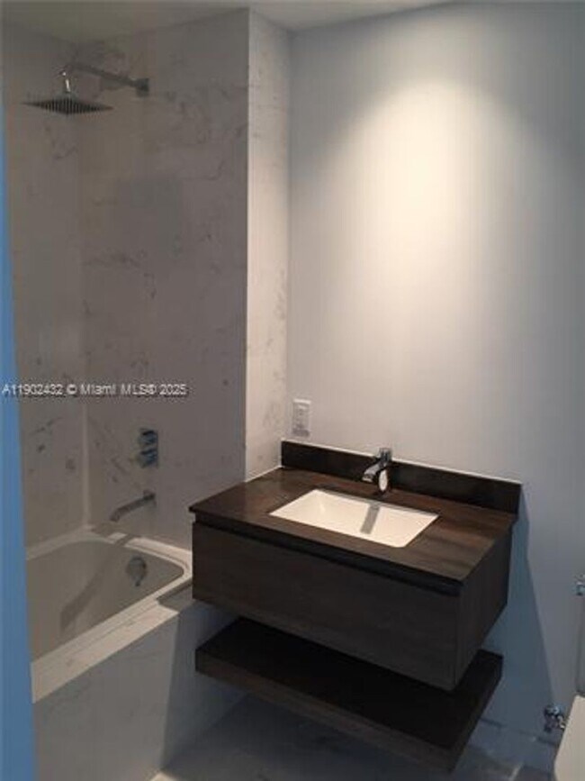 Building Photo - 350 Ocean Dr