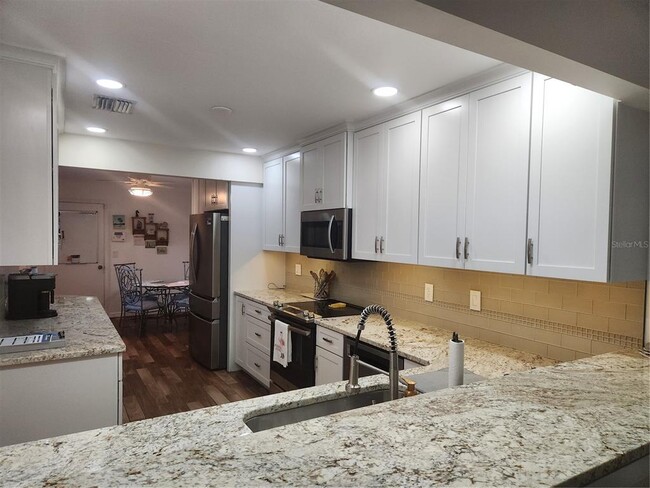 Building Photo - 3411 Avenida Madera