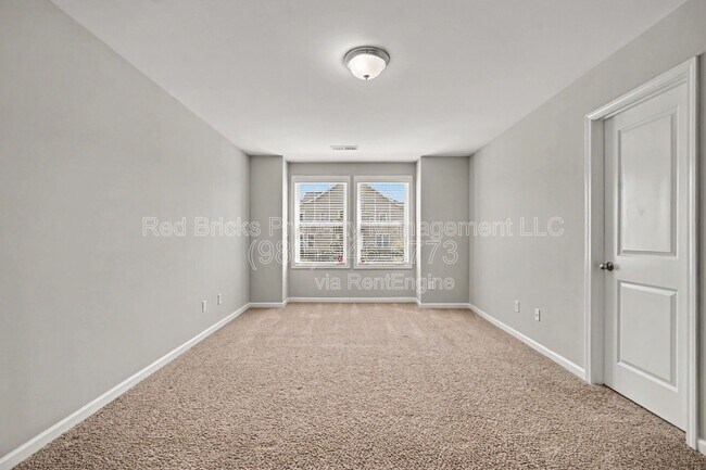 Building Photo - 7112 Harris Bay Rd