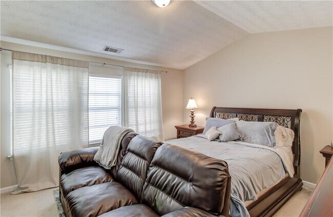 Building Photo - 2230 Hawks Bluff Trail NW