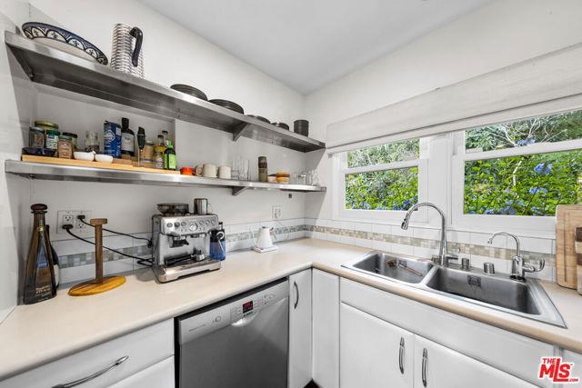 Building Photo - 2280 Mountain Oak Dr