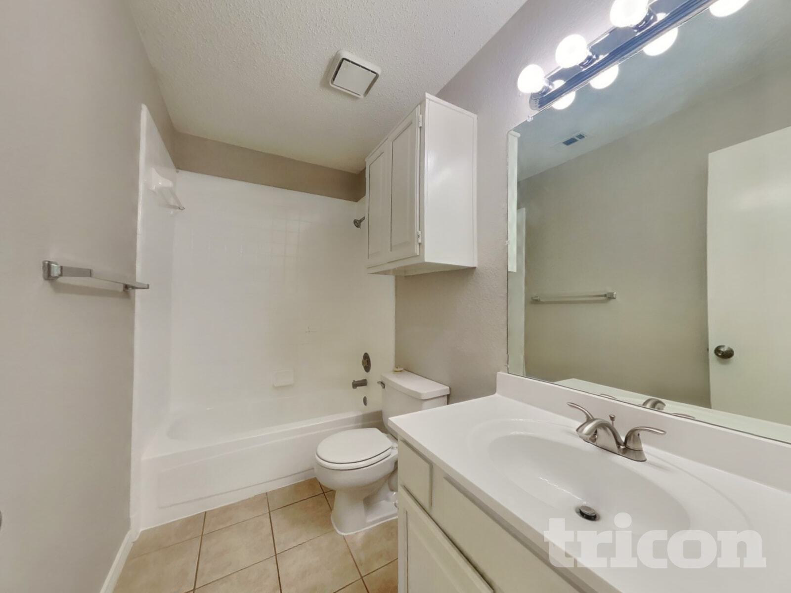 Building Photo - 1205 Laurel Ln