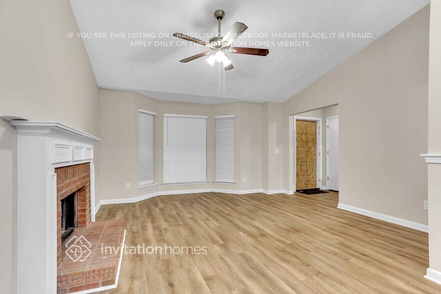 Building Photo - 3728 Adamsville Dr SW