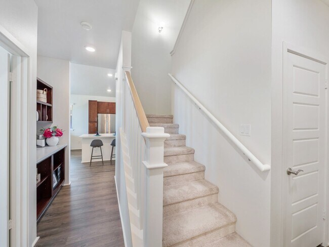 Building Photo - Lehua at Hoopili 4 bedroom 2.5 bath single...