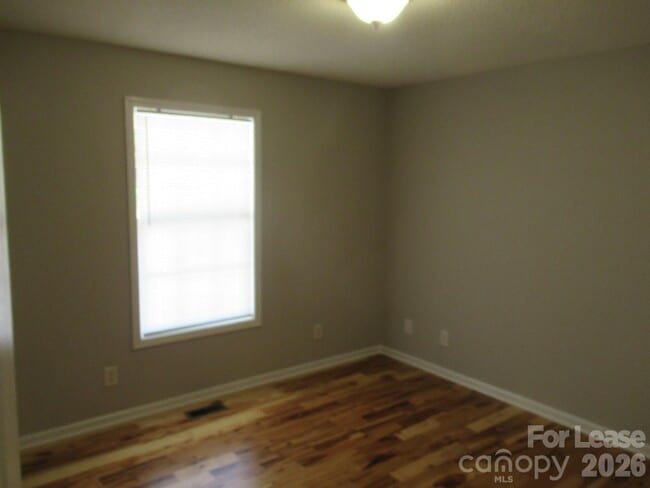 Building Photo - 822 Horseshoe Lake Rd