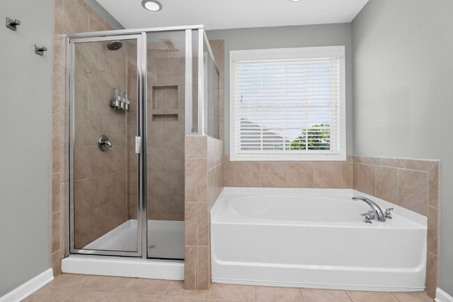 Building Photo - 12724 Franklin Square Rd