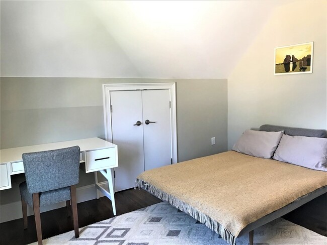 Building Photo - 27 Albion St