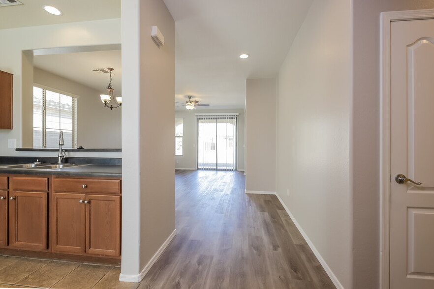 Building Photo - 21038 E Tierra Grande