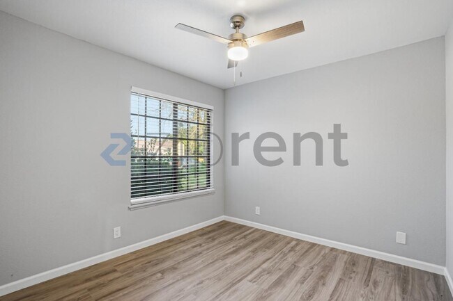 Building Photo - 44119 Kirkland Ave
