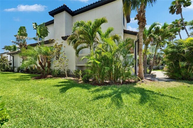 Building Photo - 6116 Lagomar Ln
