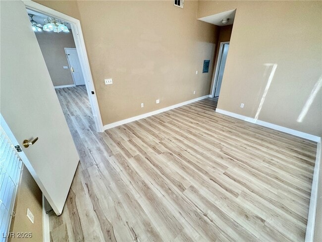 Building Photo - 10245 S Maryland Pkwy