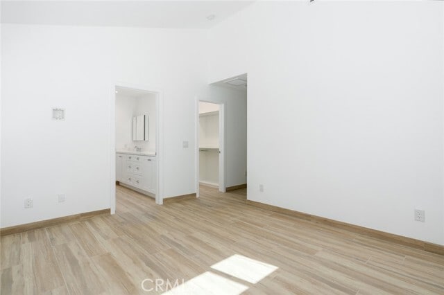 Building Photo - 3410 S Woodland Pl