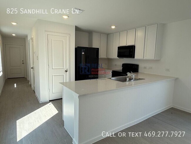 Building Photo - 825 Sandhill Crane Ln