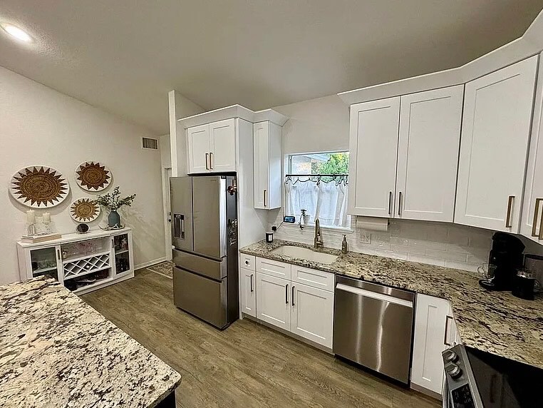 Building Photo - 27354 Pasadena Dr