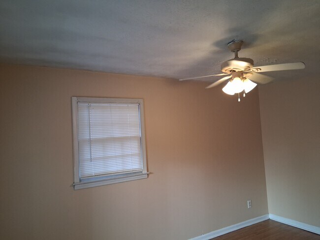 Building Photo - 3336 Cowan Mill Ct