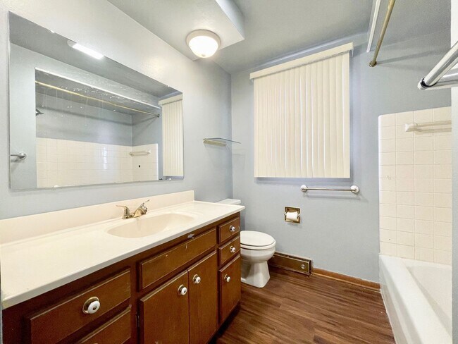 Building Photo - 5366 Effingham Dr SE