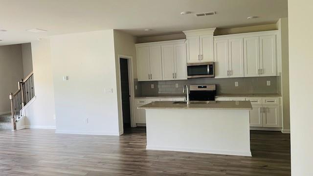 Building Photo - 987 Sunny Lk Dr