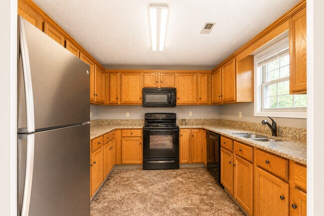Building Photo - 317 Headrickview Dr
