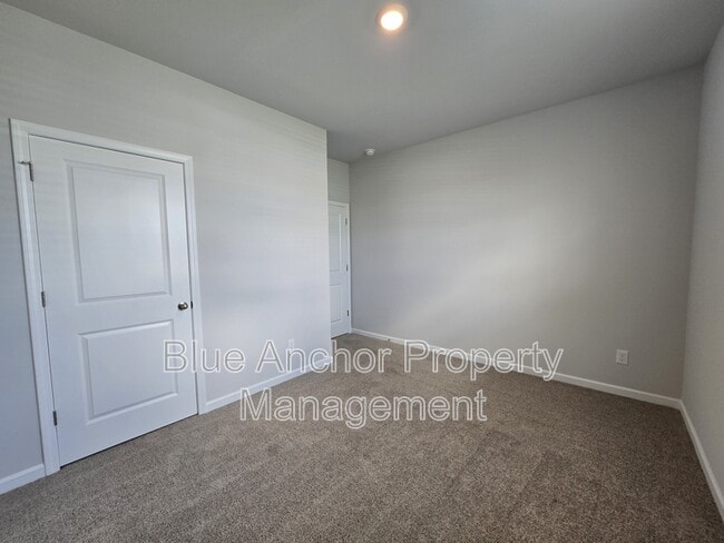 Building Photo - 77 Bonaparte St