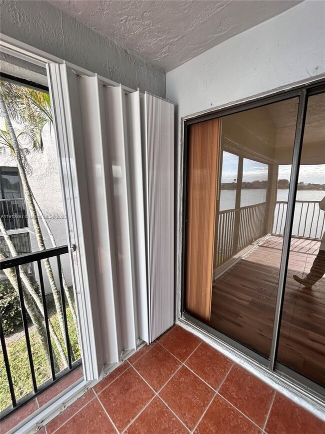 Building Photo - 840 Independence Dr