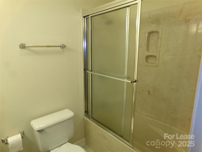 Building Photo - 507 Valleyview Dr