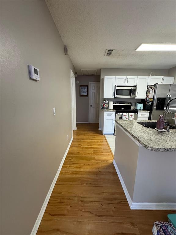 Building Photo - 655 Magic Ct