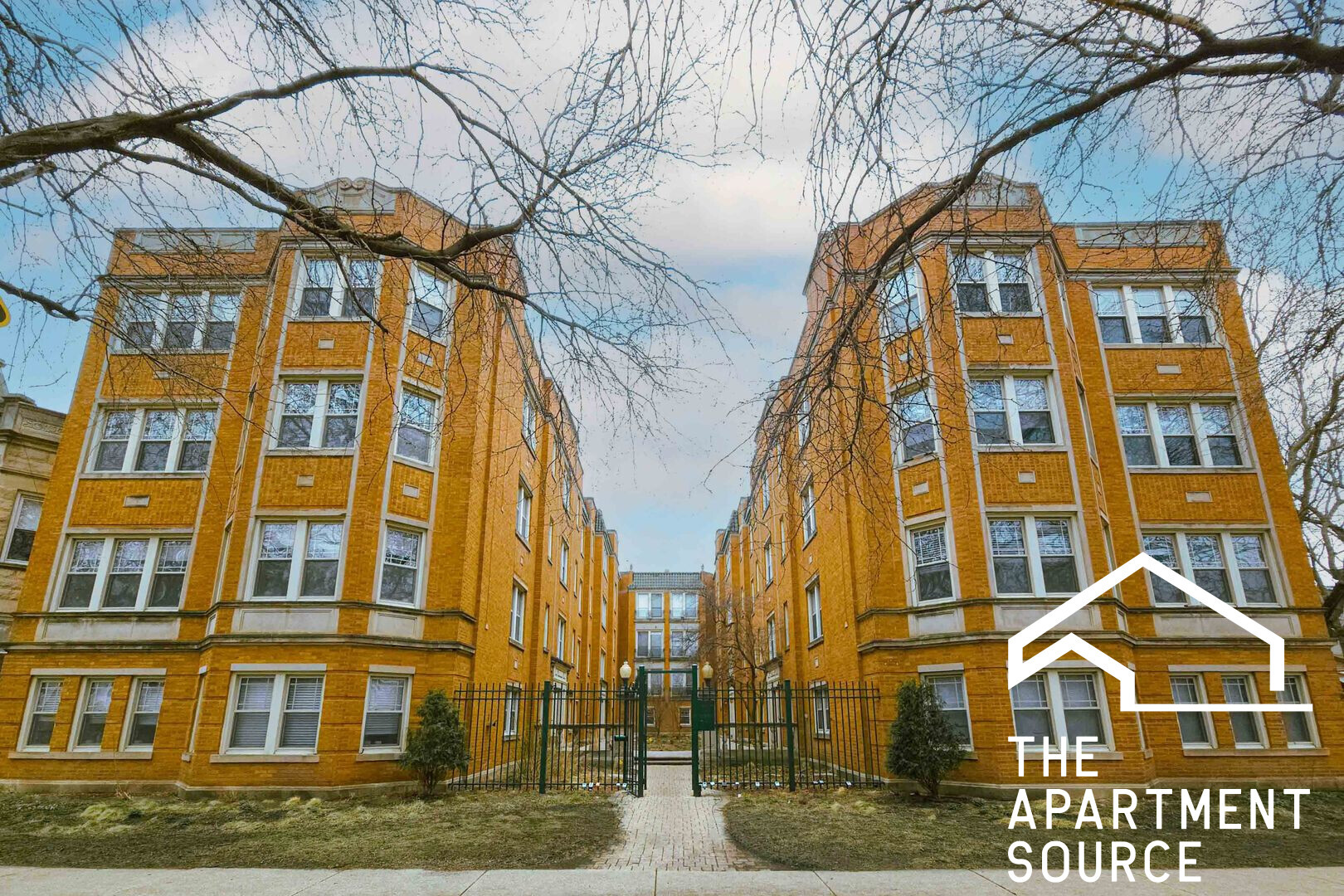 Building Photo - 4405 N Greenview Ave