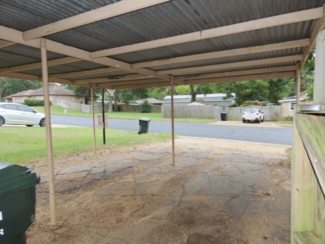 Building Photo - Charming 2 Bedroom, 1-1/2 Bath Duplex in T...