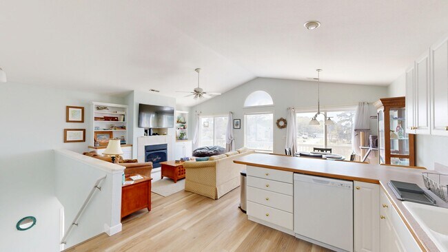 Building Photo - 123 Harbour View Dr