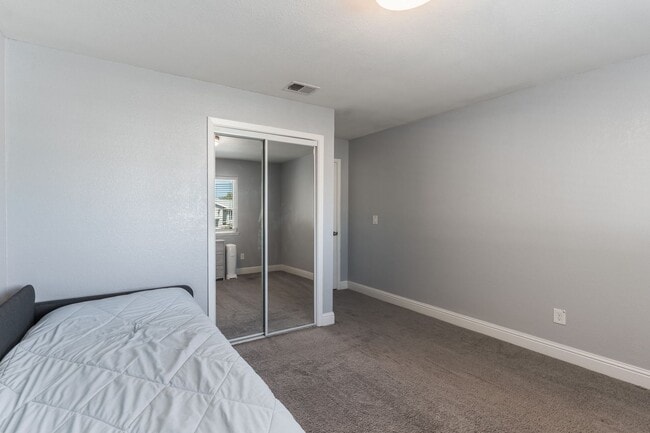 Building Photo - 10222 Sunol Way