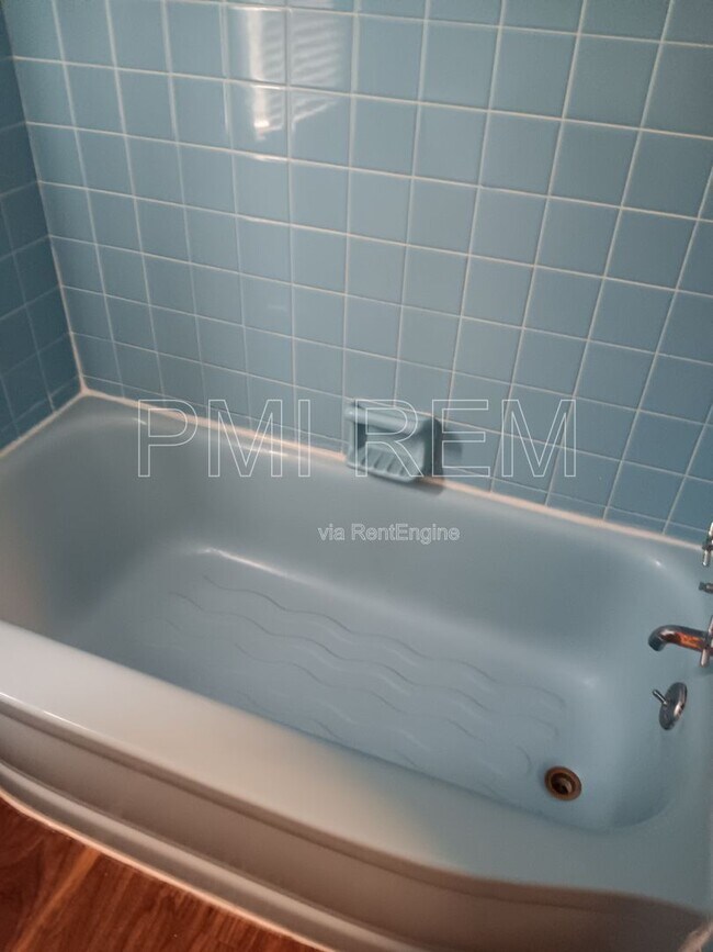 Building Photo - 16025 Van Aken Blvd