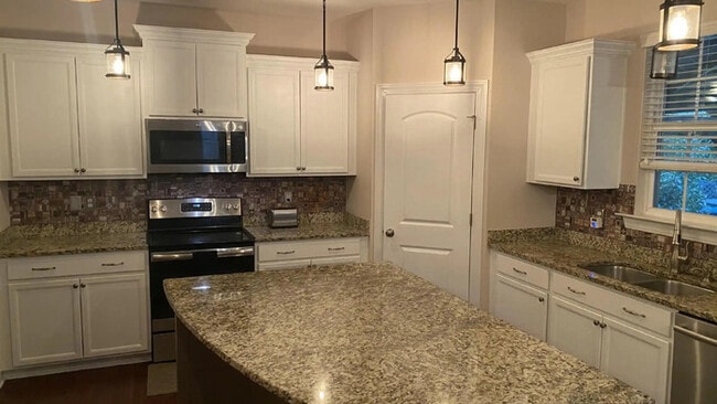 Building Photo - 3441 S Beaver Ln