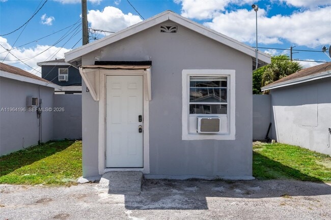 Building Photo - 12101 Everglades St