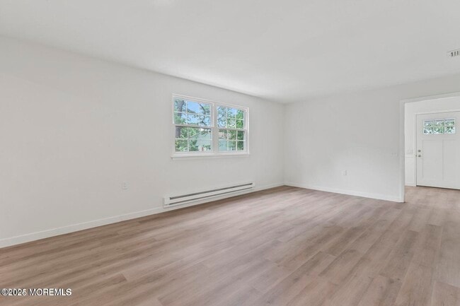 Building Photo - 6B Bayberry Ln