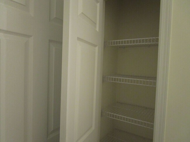 Building Photo - 5004-5006 Carrie Ridge Dr.