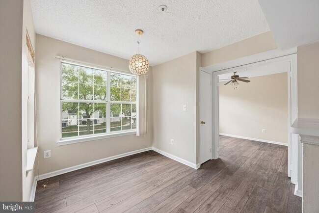 Building Photo - 14053 Vista Dr