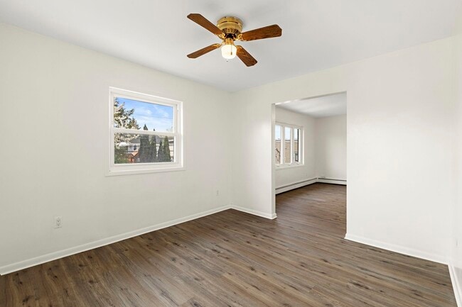 Building Photo - 184 Central Ln